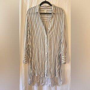 Gap High Slit Drape Button Down Size L